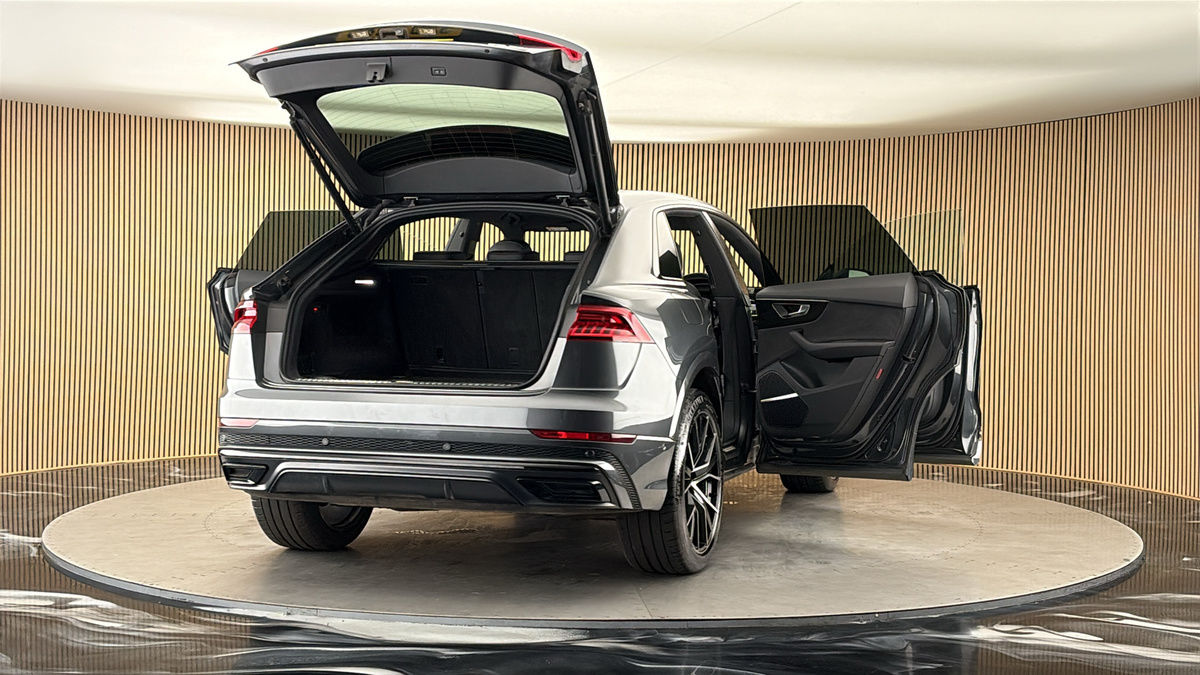 More views of Audi Q8