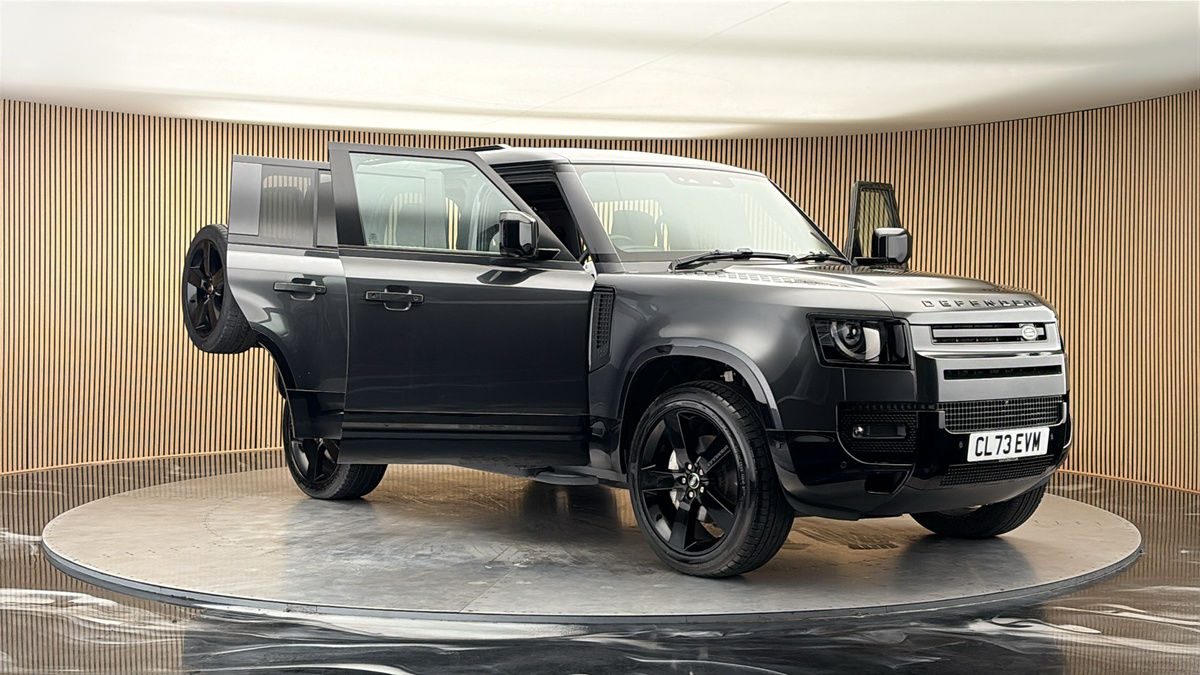 More views of Land Rover Defender 110