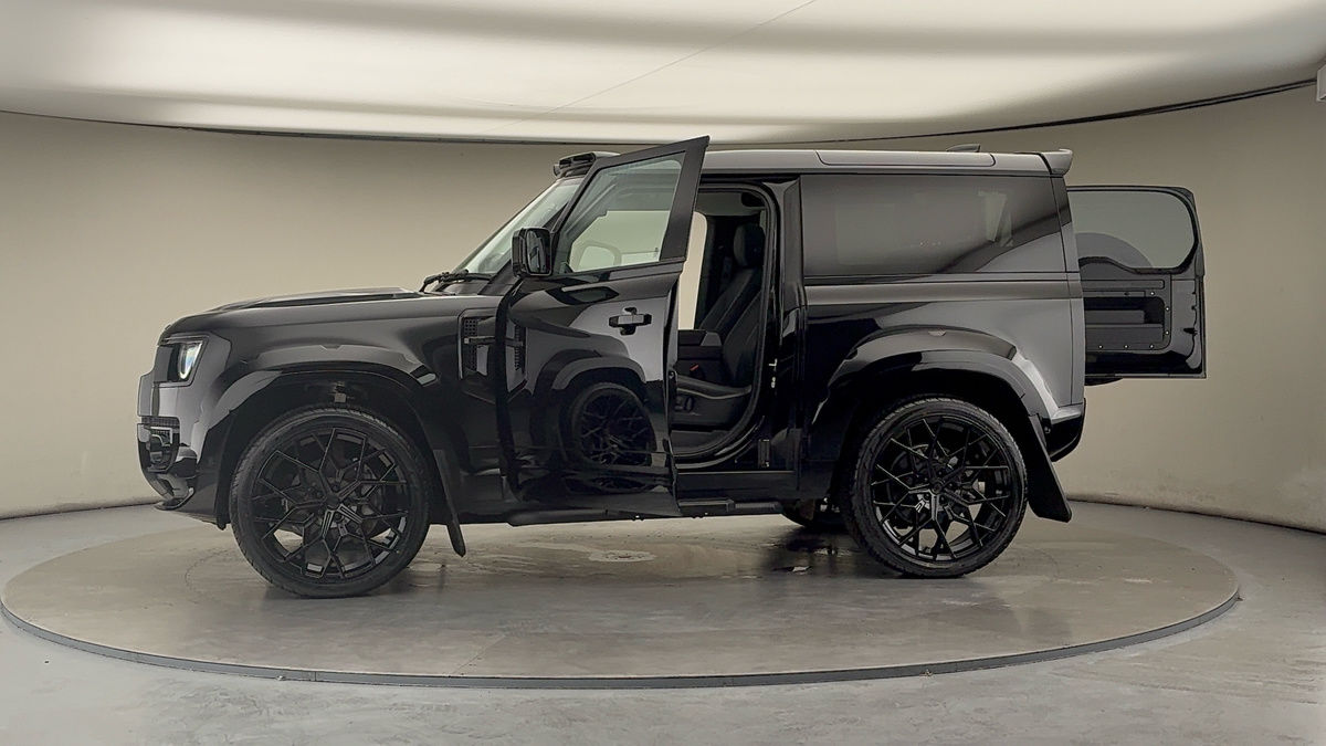 More views of Land Rover Defender 90