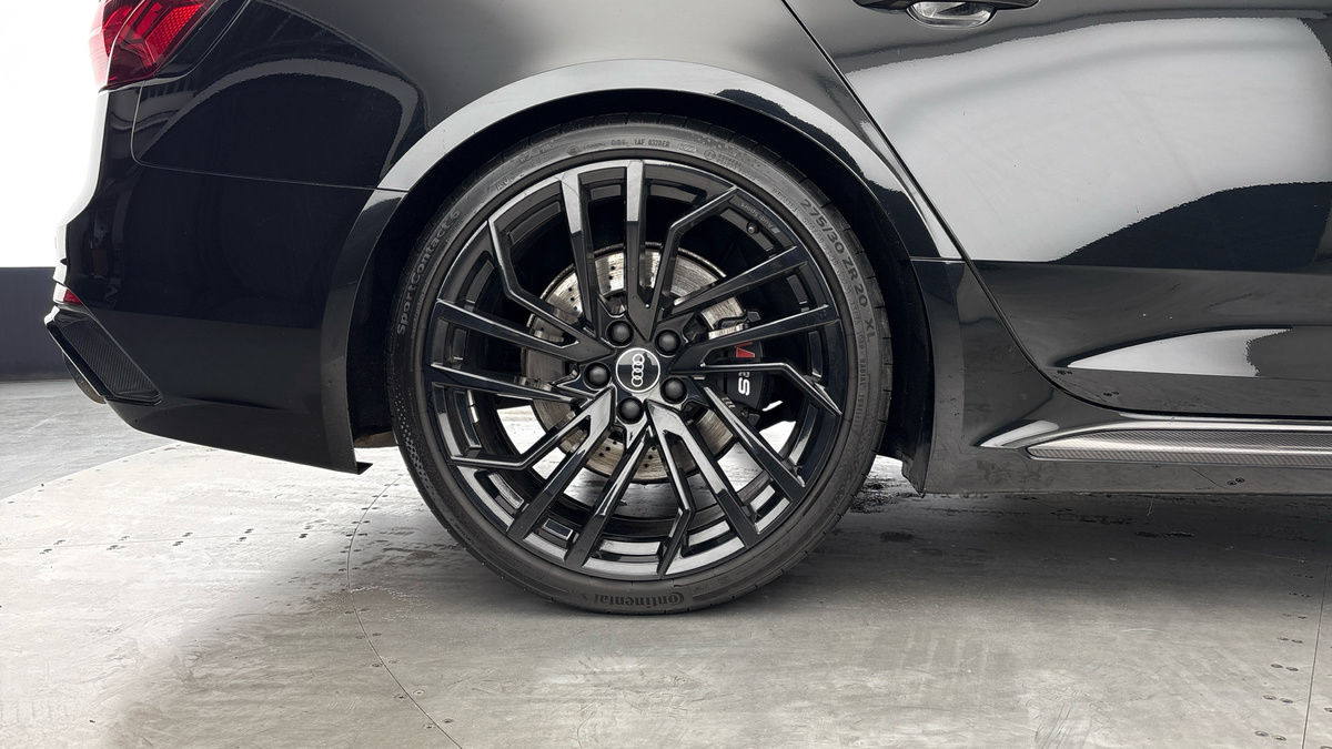 Audi RS4 Avant Image 10