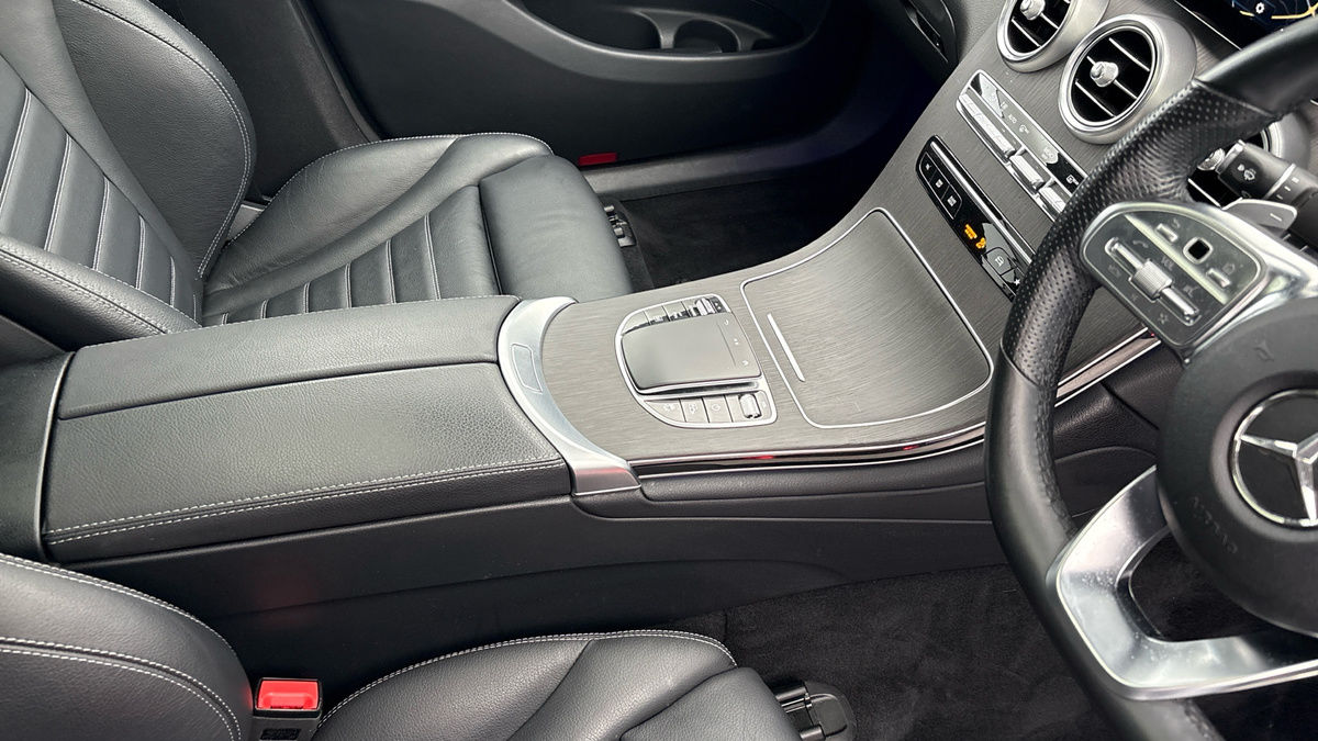 Mercedes-Benz GLC Image 18