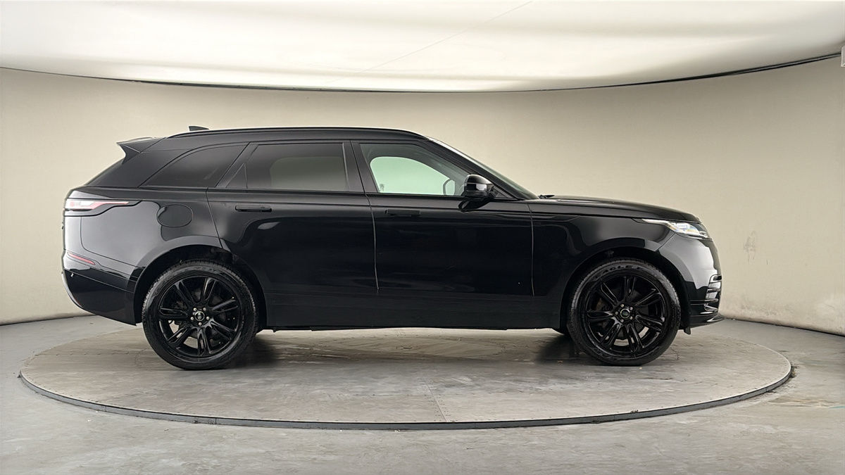 Land Rover Range Rover Velar Image 16