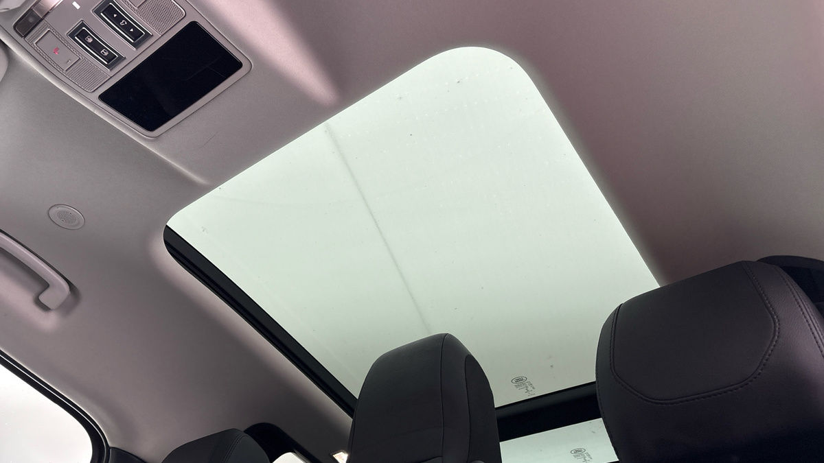 Land Rover Defender 90 Image 6