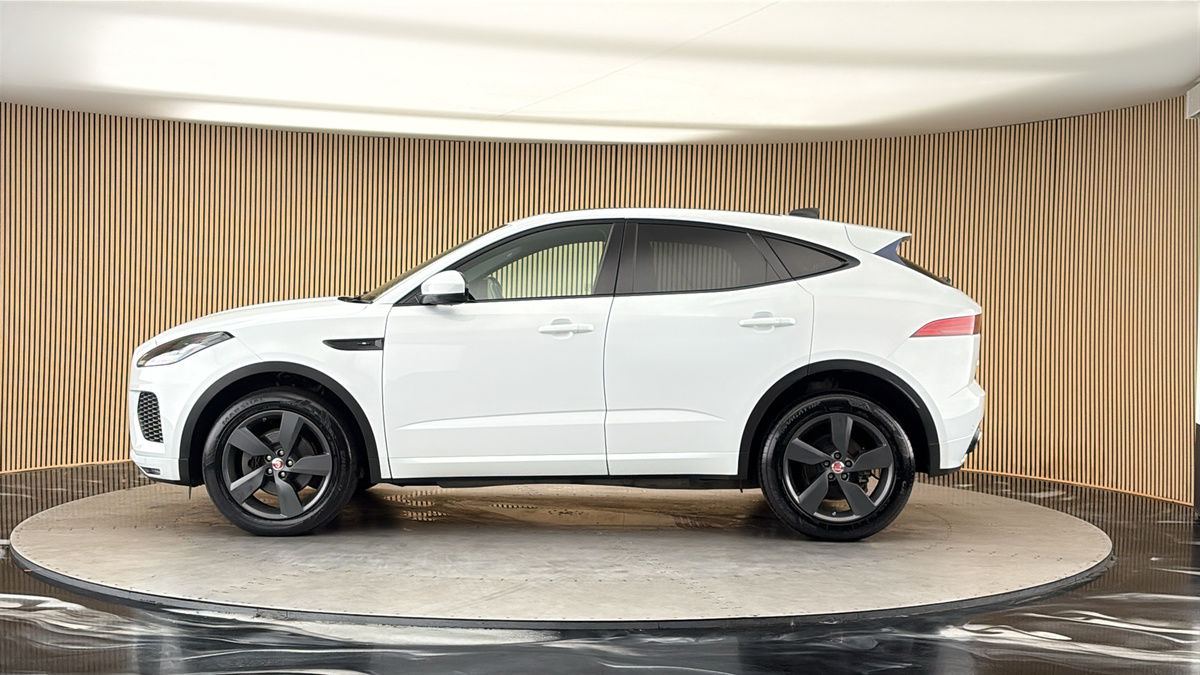 Jaguar E-PACE Image 15
