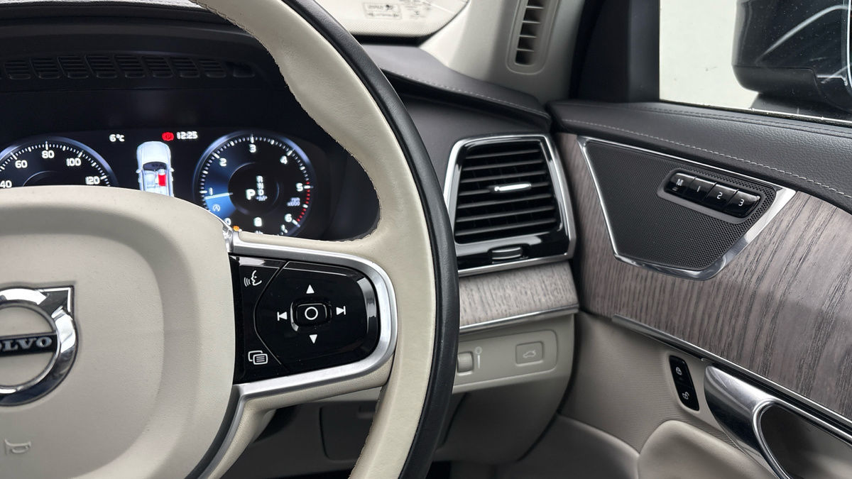 Volvo XC90 Image 14