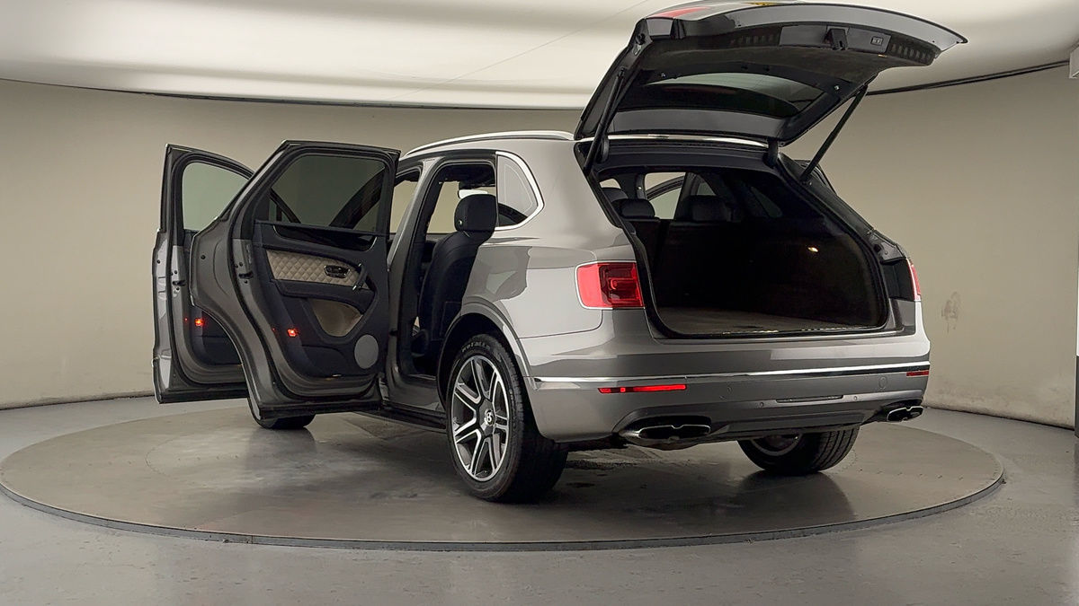 Bentley Bentayga Image 23