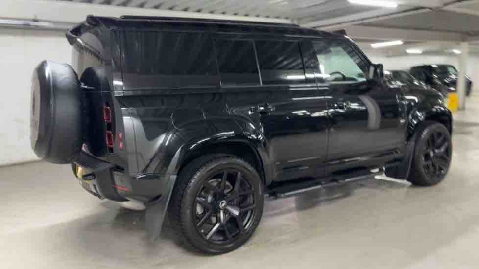 More views of Land Rover Defender 110