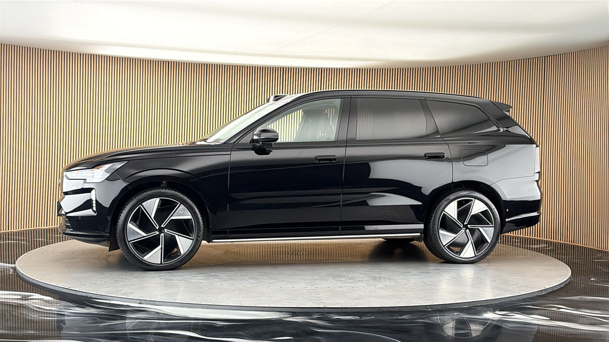 More views of Volvo EX90