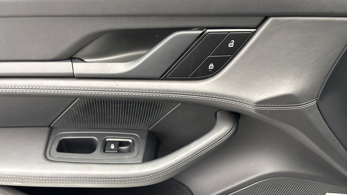 Porsche Taycan Image 19