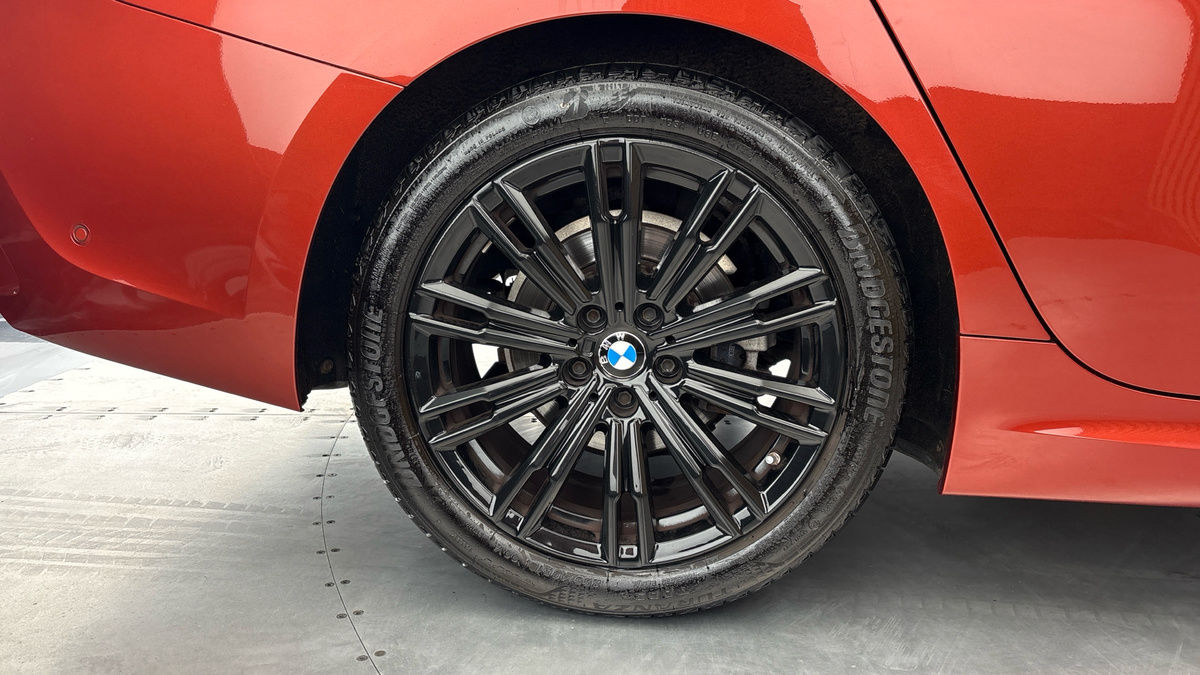 BMW 3 Series Image 10