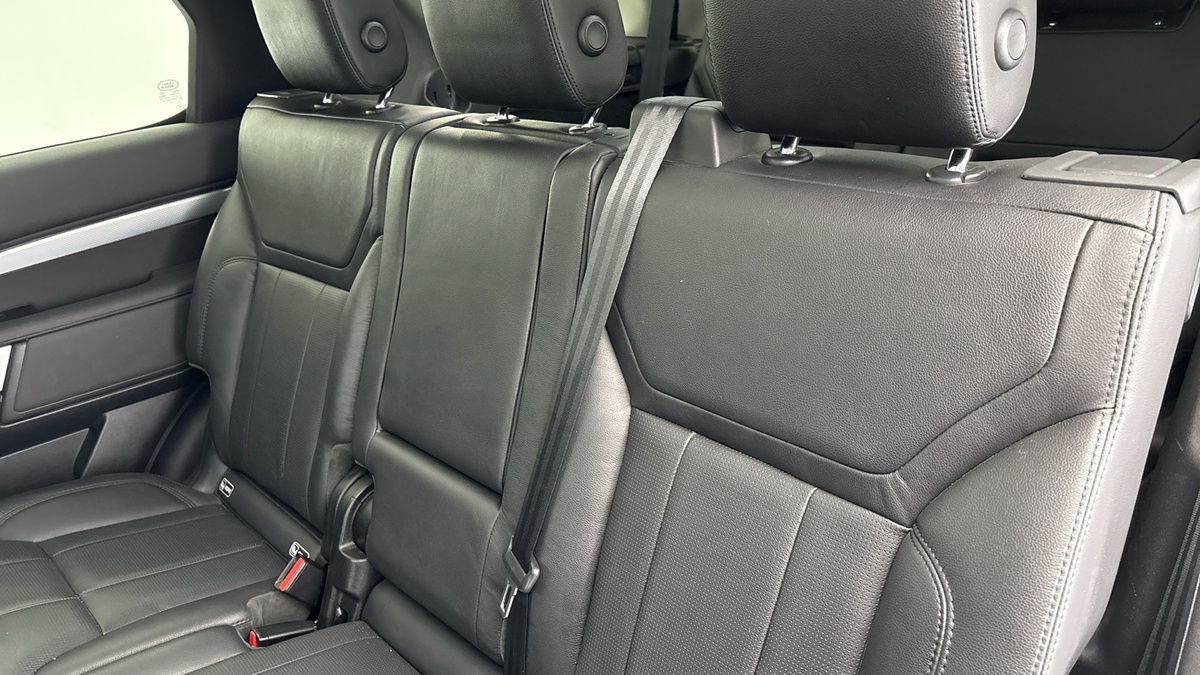 Land Rover Discovery Image 8