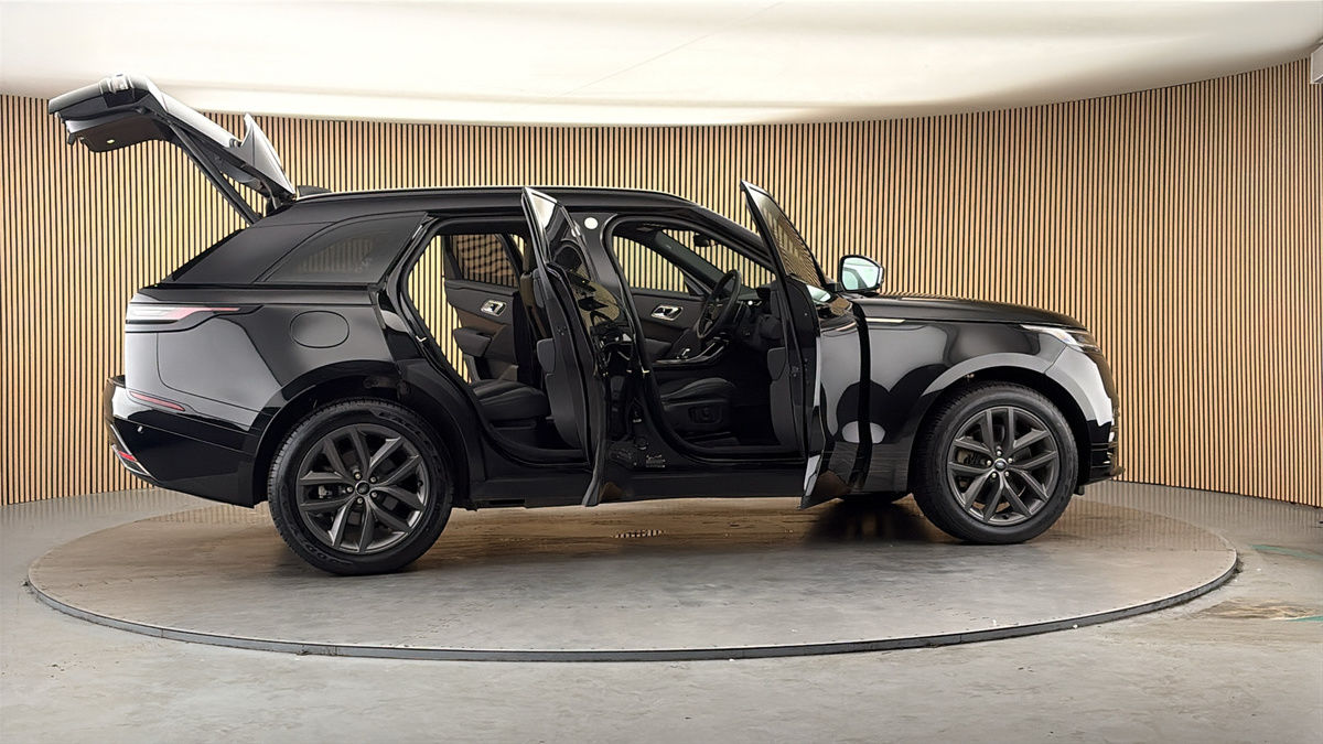 More views of Land Rover Range Rover Velar