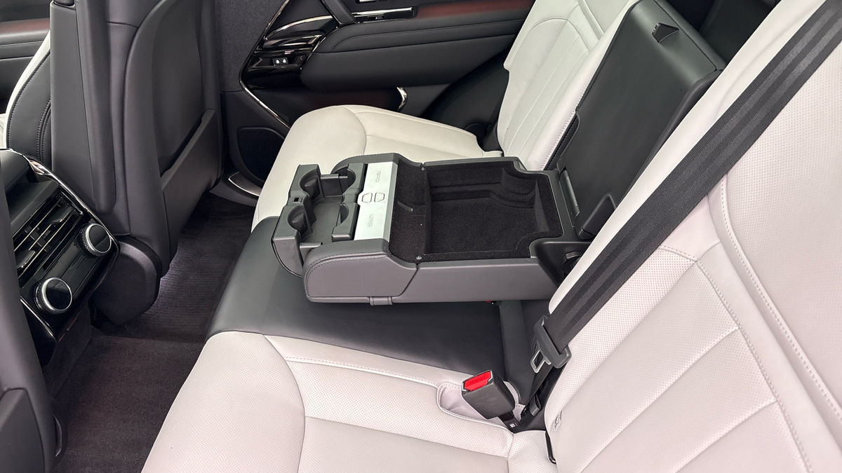 Land Rover Range Rover Sport Image 9