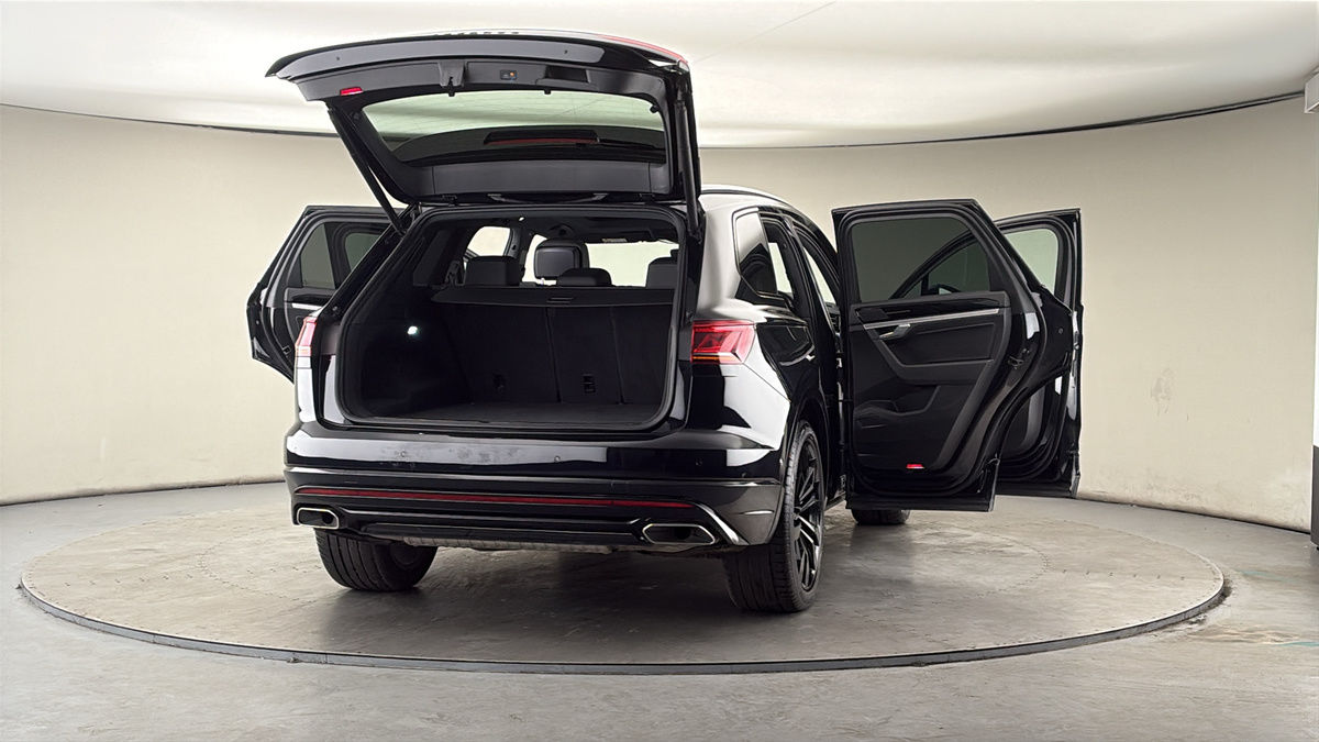 More views of Volkswagen Touareg