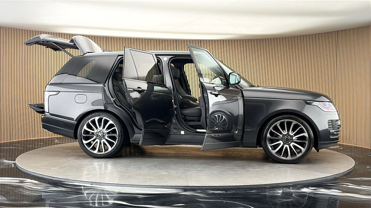 More views of Land Rover Range Rover