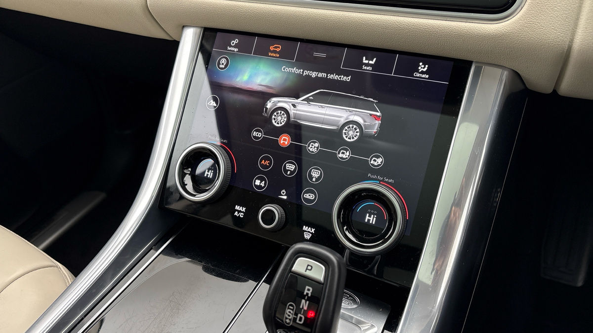 Land Rover Range Rover Sport Image 25