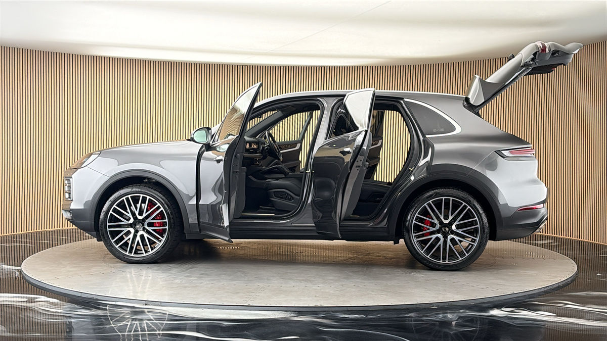 More views of Porsche Cayenne
