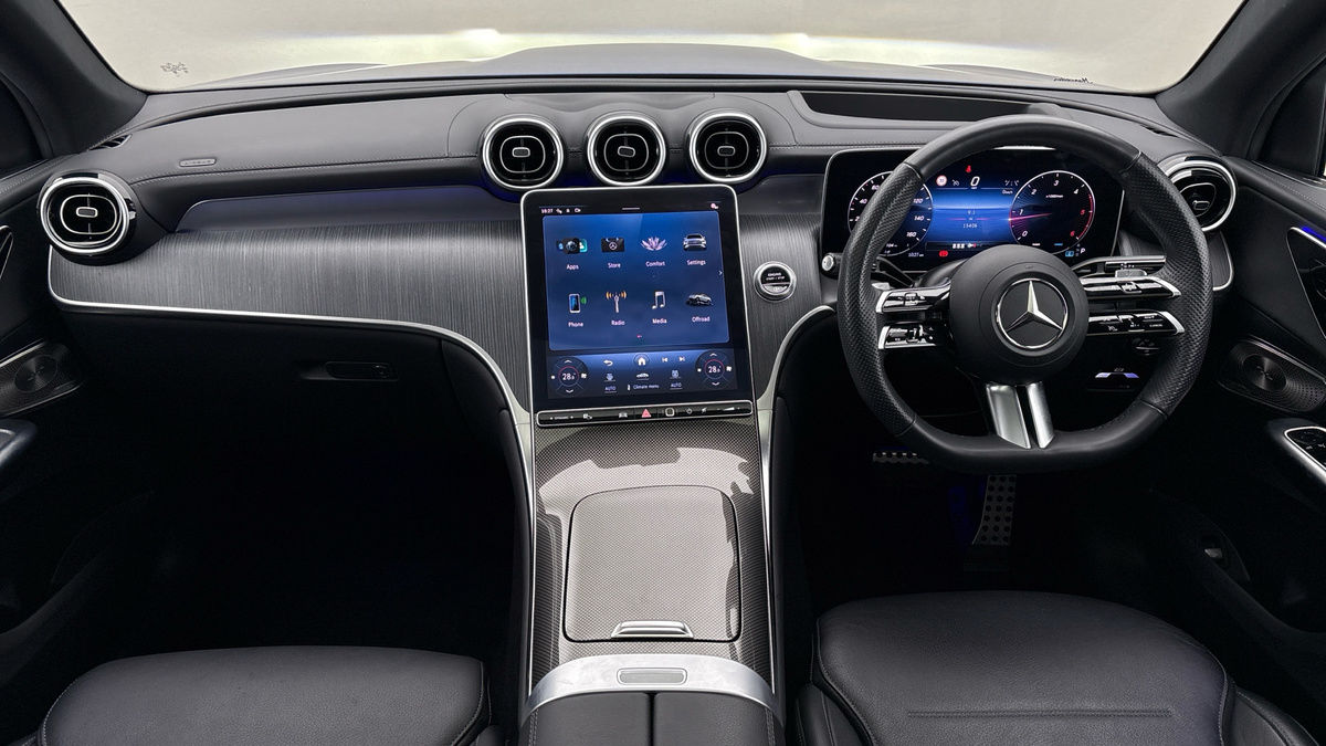 Mercedes-Benz GLC Image 12