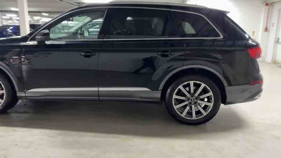 More views of Audi Q7