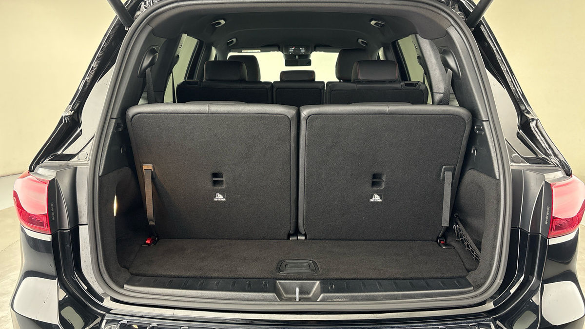 Mercedes-Benz GLB Image 11