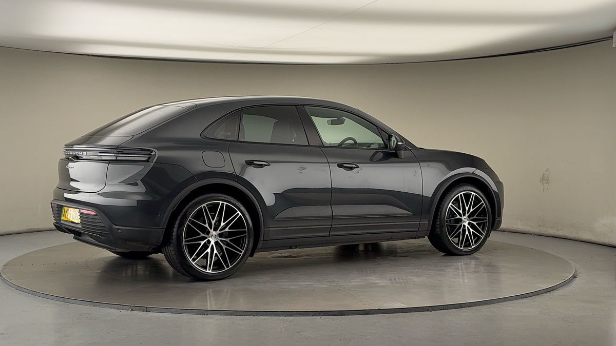 More views of Porsche Macan