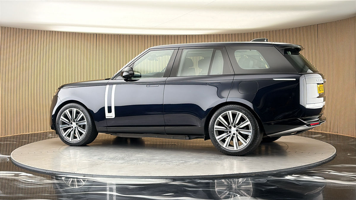 More views of Land Rover Range Rover