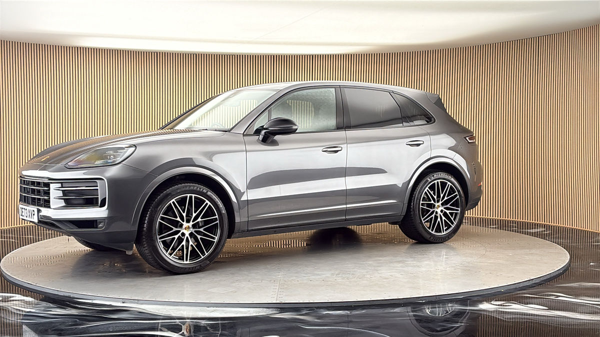 More views of Porsche Cayenne