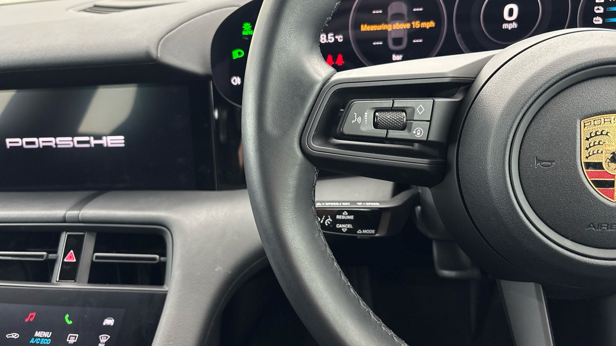 Porsche Taycan Image 14