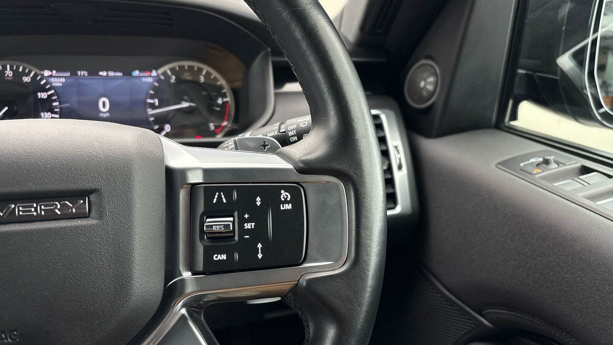 Land Rover Discovery Image 14