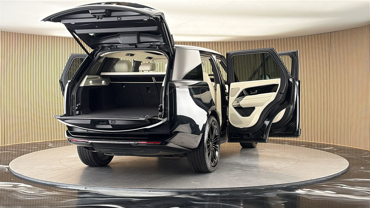 More views of Land Rover Range Rover