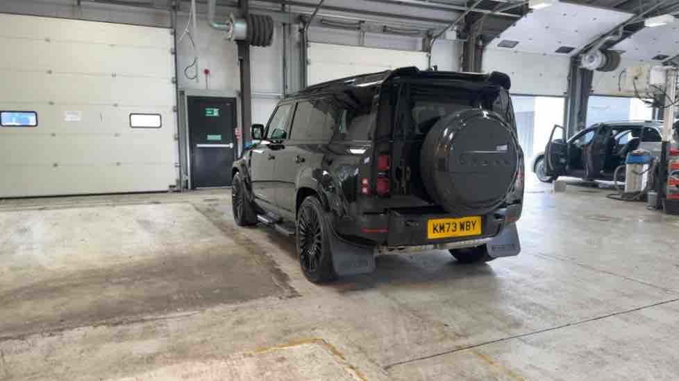 More views of Land Rover Defender 110