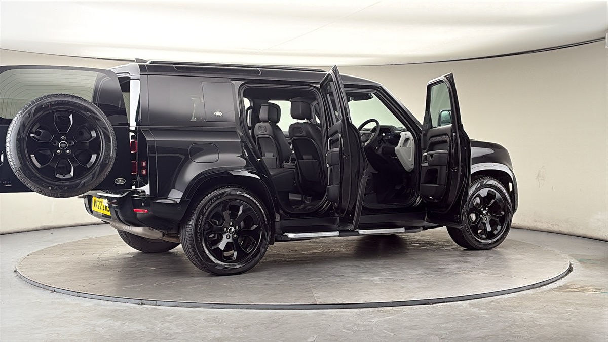 More views of Land Rover Defender 110