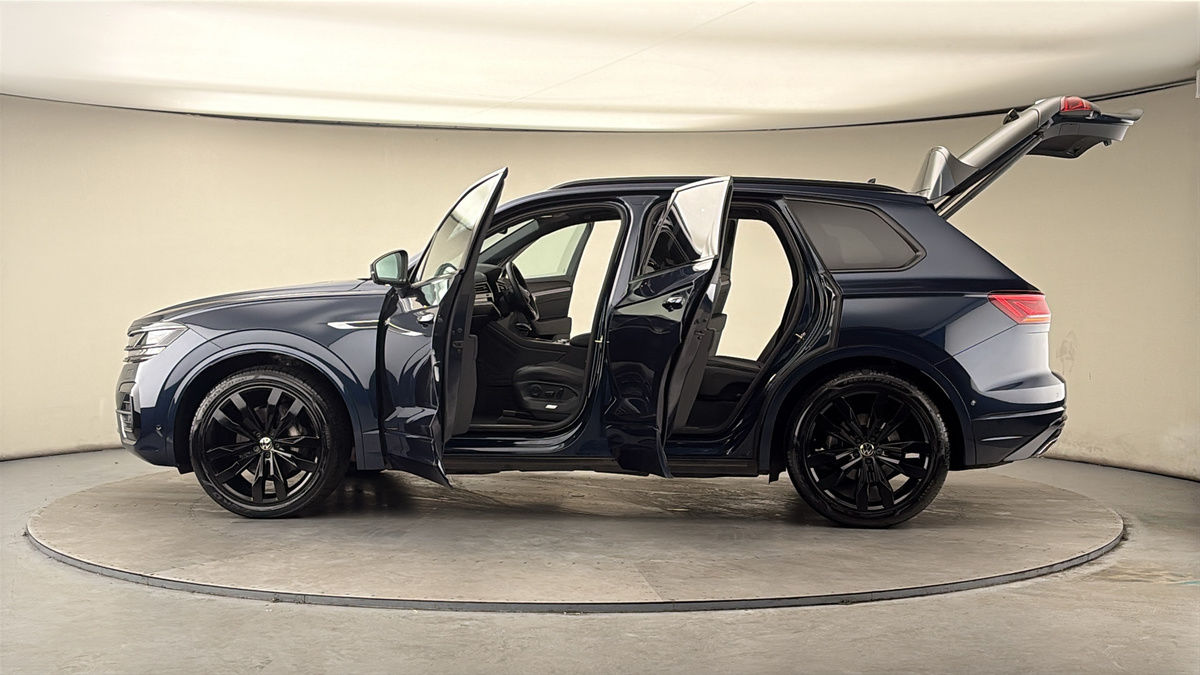 More views of Volkswagen Touareg