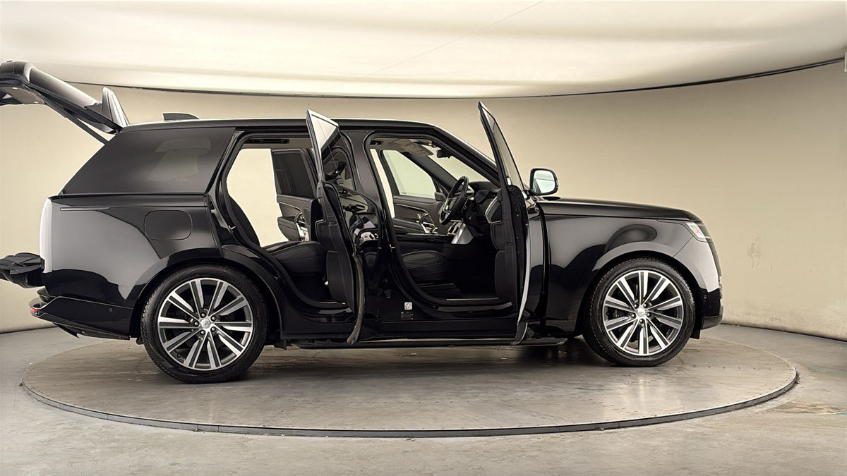 More views of Land Rover Range Rover