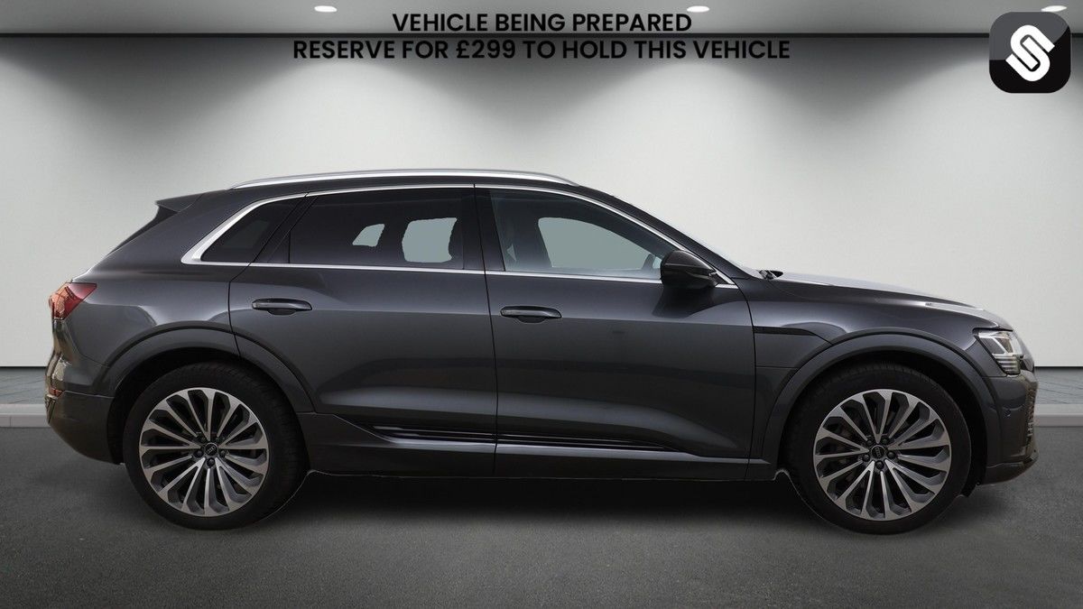 Audi Q8 e-tron Image 5