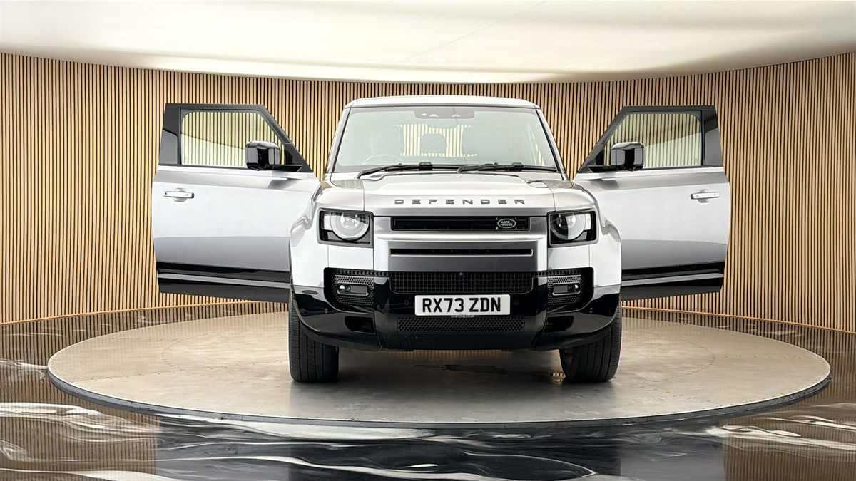 More views of Land Rover Defender 90