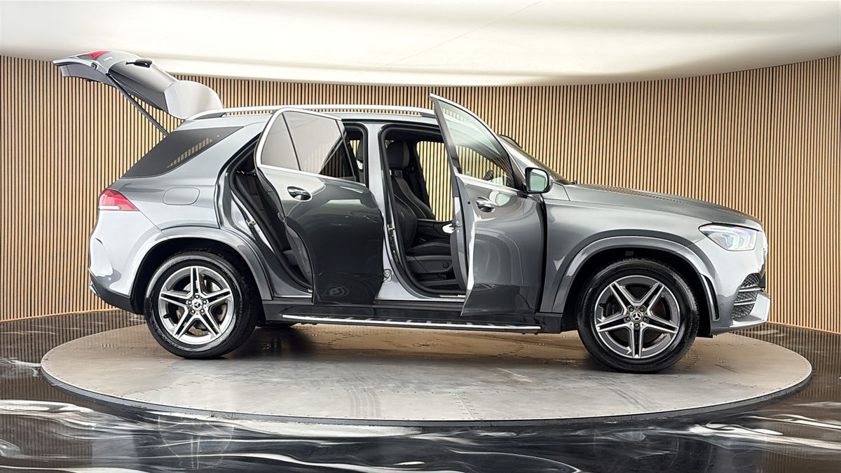 More views of Mercedes-Benz GLE