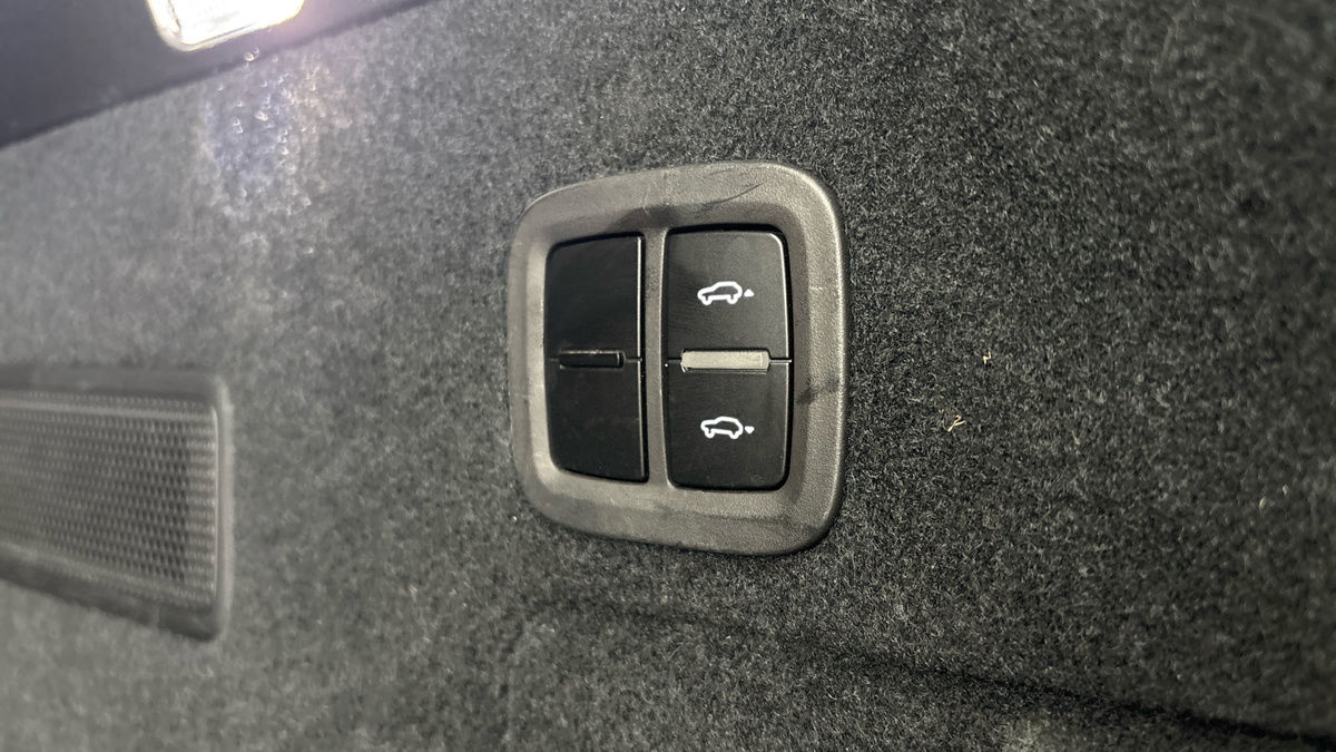 Porsche Cayenne Image 38