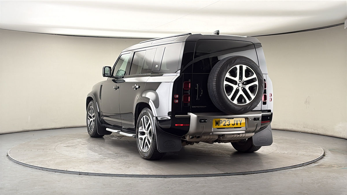 More views of Land Rover Defender 110