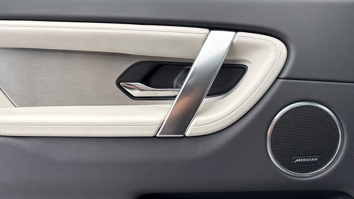 Land Rover Discovery Sport Image 19