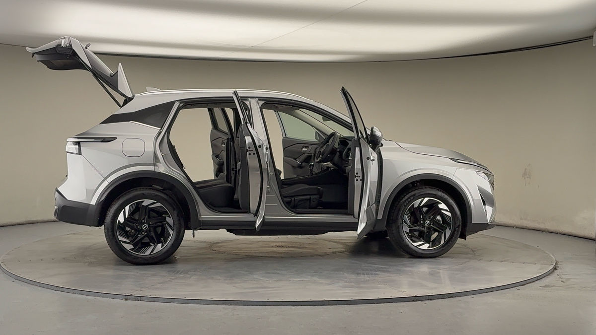 More views of Nissan Qashqai