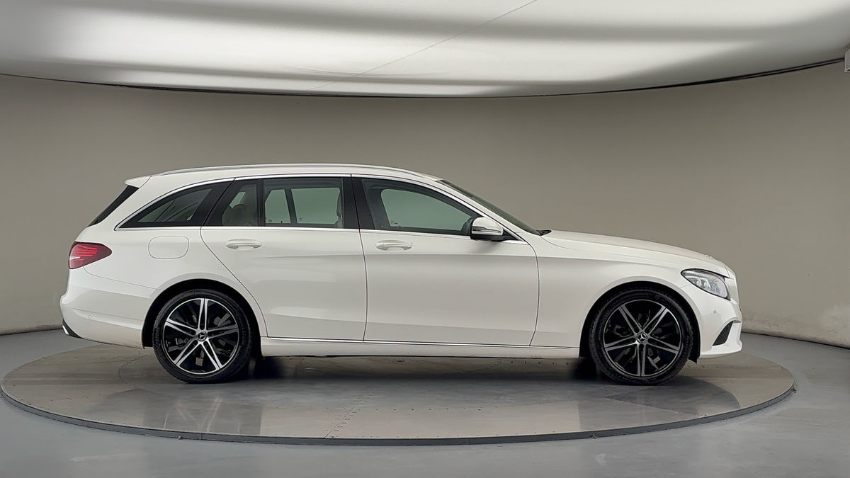 Mercedes-Benz C Class Image 16