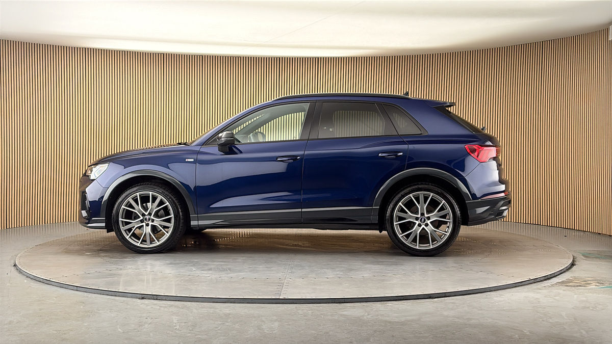 More views of Audi Q3