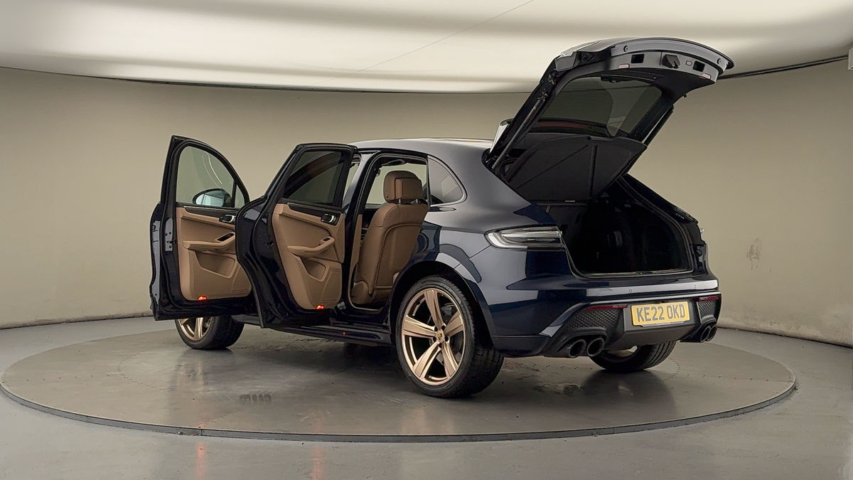 More views of Porsche Macan