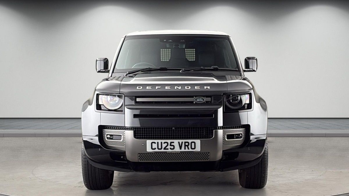 Land Rover Defender 110 Image 3