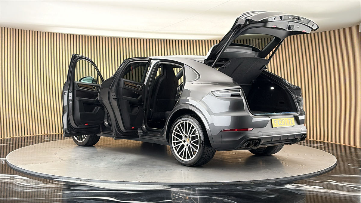 More views of Porsche Cayenne