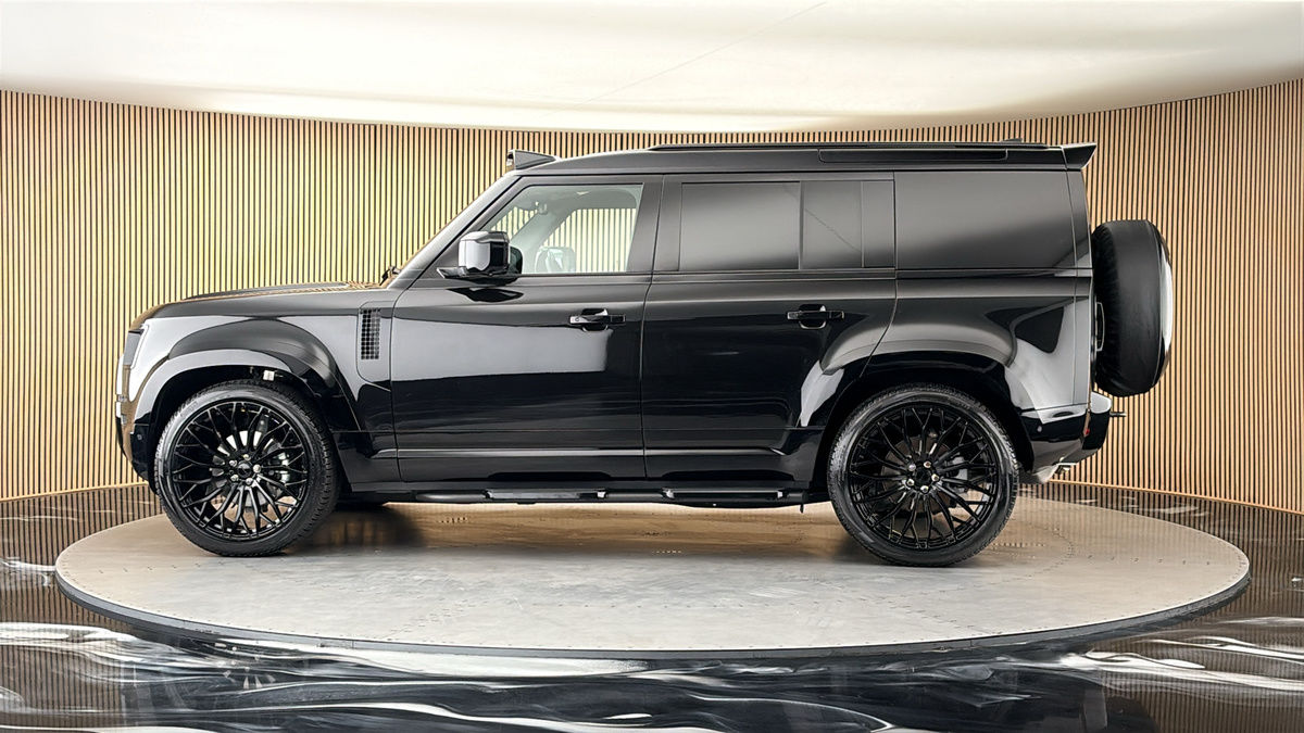 More views of Land Rover Defender 110