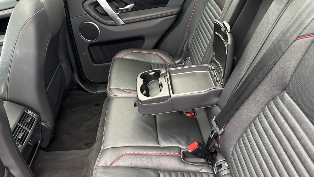 Land Rover Discovery Sport Image 9