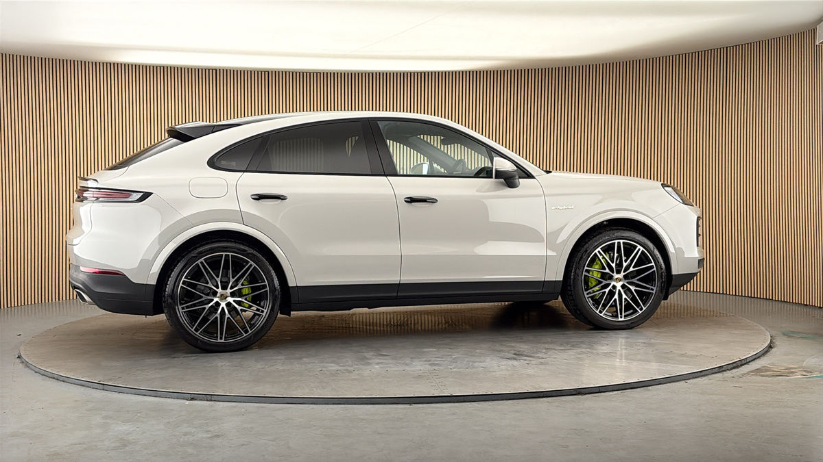 More views of Porsche Cayenne