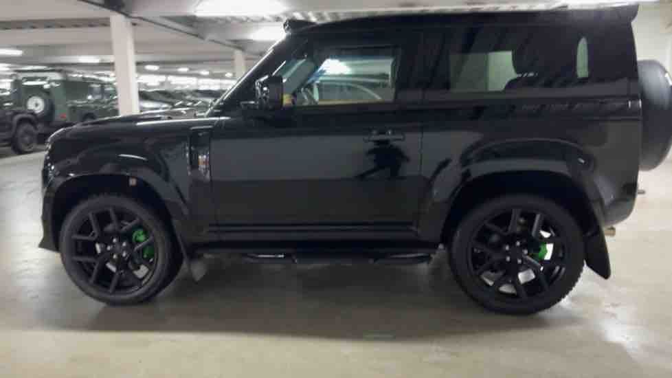 More views of Land Rover Defender 90
